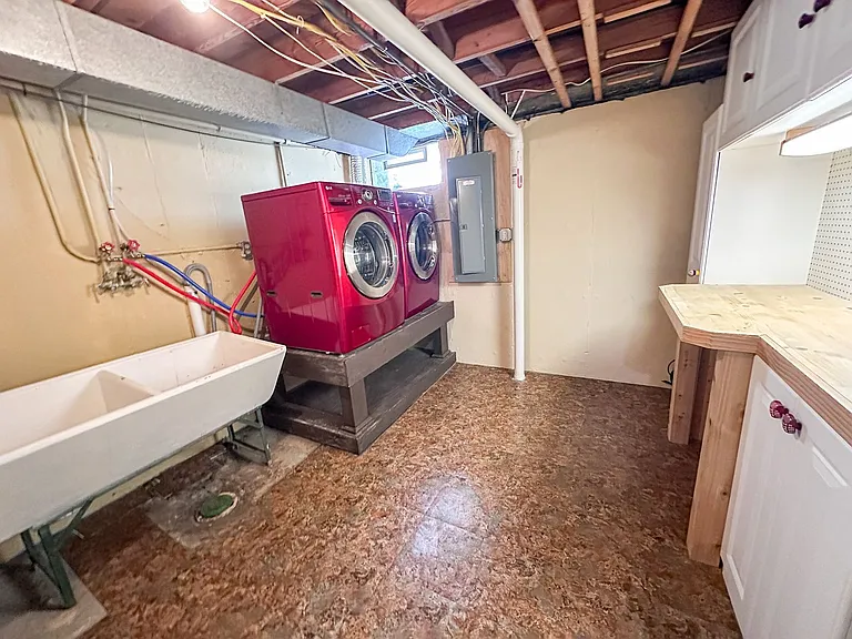 2610 Albert Dr SE — Photo 18