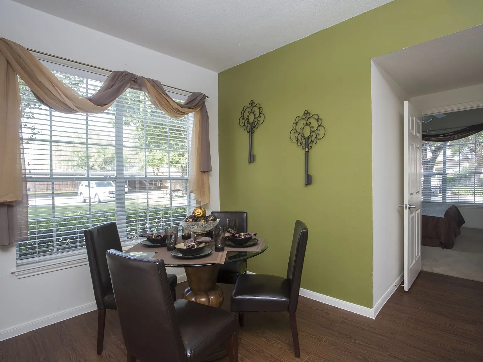 Rincon Apartments — Photo 3
