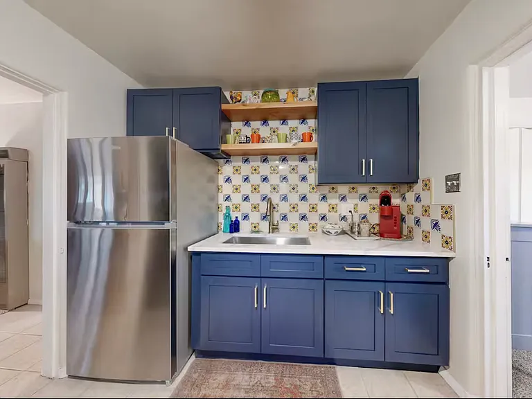 1327 Phoenix Ave NW — Photo 2