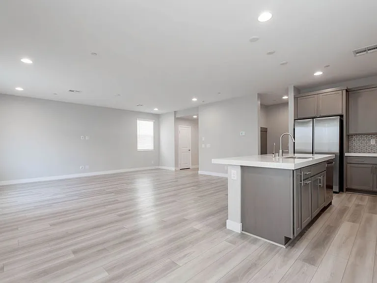 10620 Carnes Ave — Photo 33