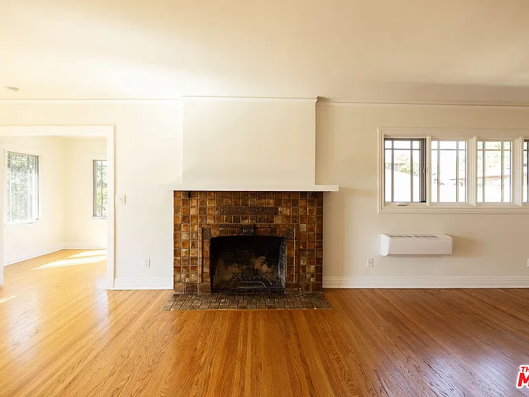 824 Brent Ave — Photo 6