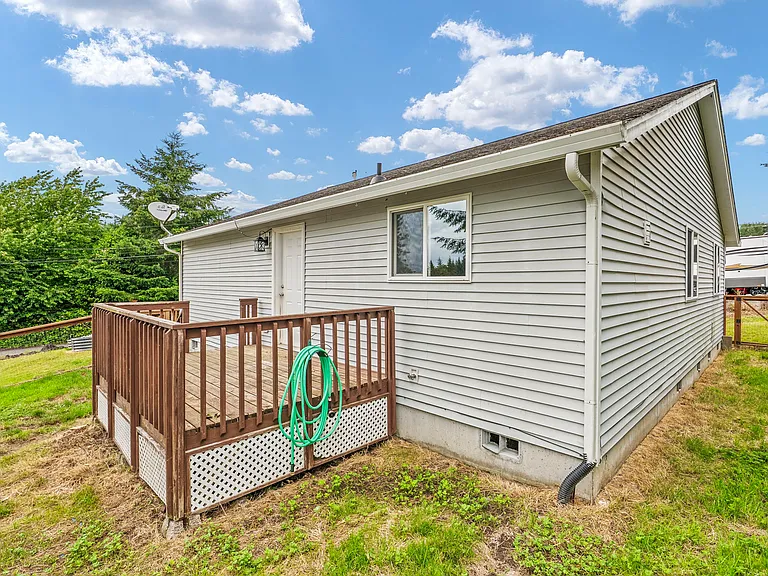 53 Michael St — Photo 15
