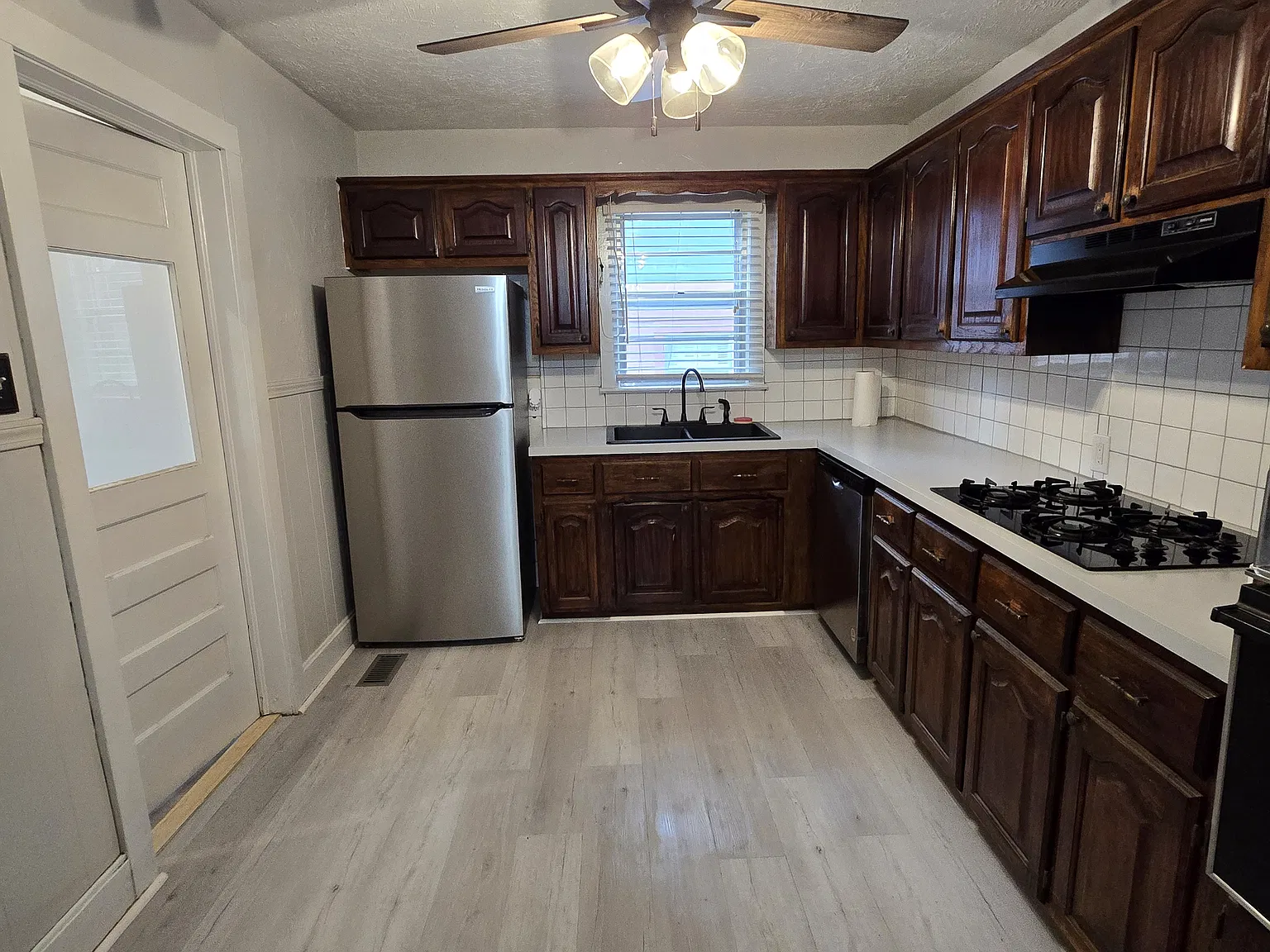 2 bed, 1026 sqft, $950 — Photo 3