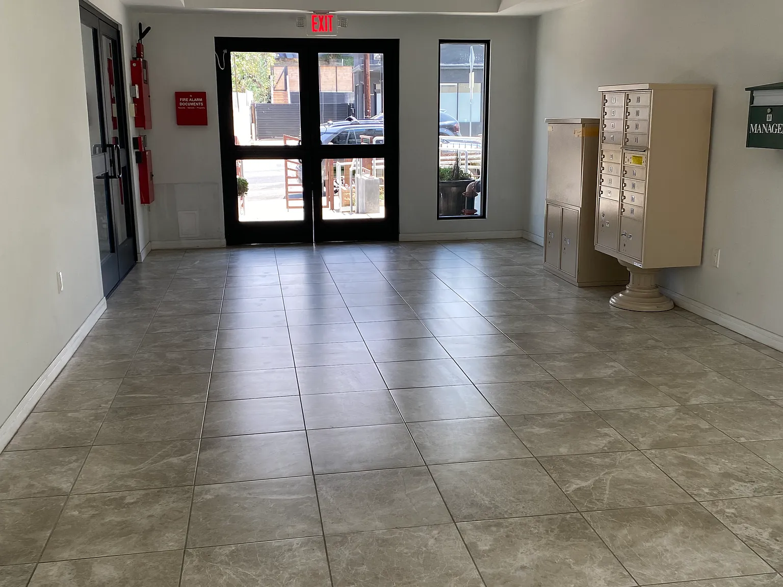 2 bed, 1300 sqft, $3,100 — Photo 3