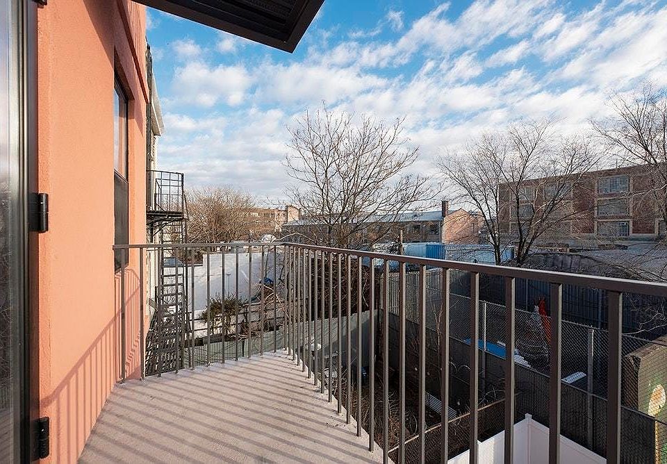 2nd image of 216 Boerum St #Bb3
