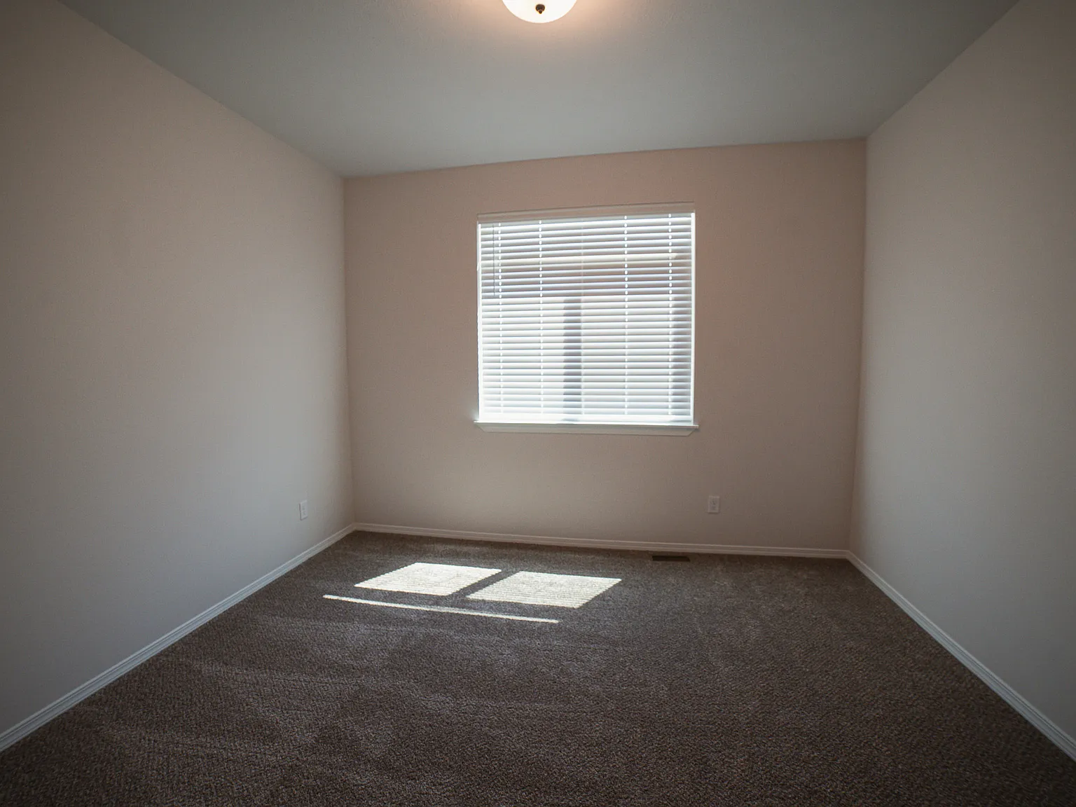 3 bed, 2.5 bath, 1730 sqft, $2,595 — Photo 3