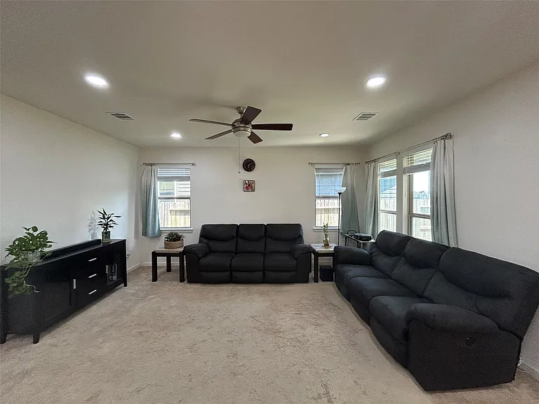 7822 Wyndham Harbor Ct — Photo 13