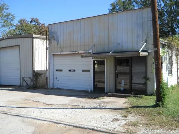 1026 S 4th St, Crockett, TX 75835