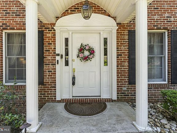 2nd image of 9013 Hillary Ct