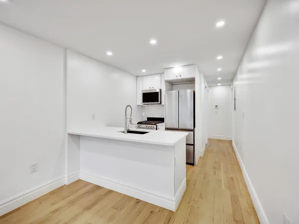 244 Albany Avenue image 1 of 8