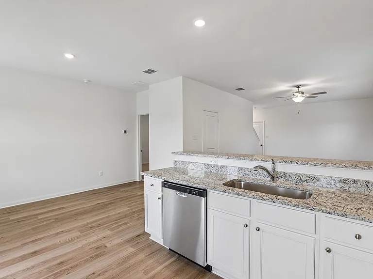 18400 Stellers Sea St — Photo 8