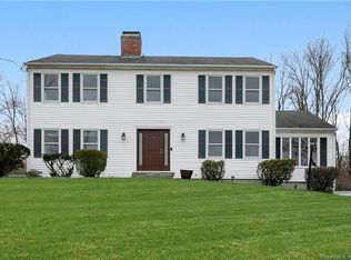 17 White Pine Dr, Brookfield, CT 06804