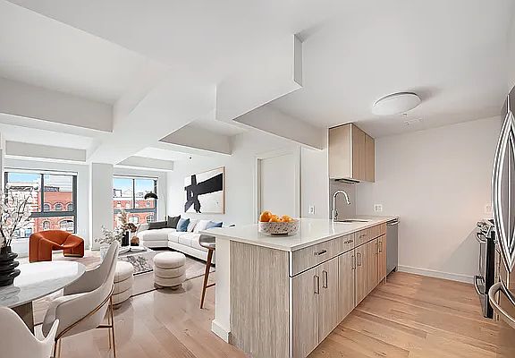 3rd image of 171 W 131st St APT 610