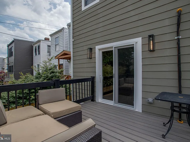 1404 Massachusetts Ave SE — Photo 41
