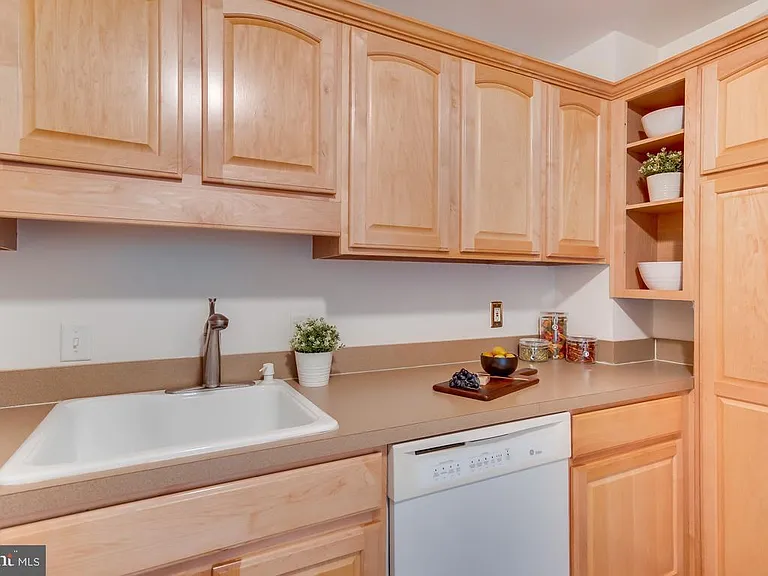 1763 Columbia Rd NW #501 — Photo 8