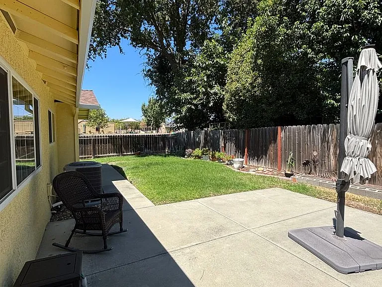 401 Klamath Dr — Photo 19
