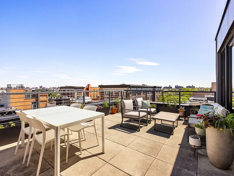 762 Park Pl #Penthouse 1 — Photo 13