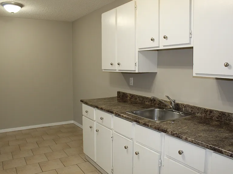 937 Northumberland Ave — Photo 10