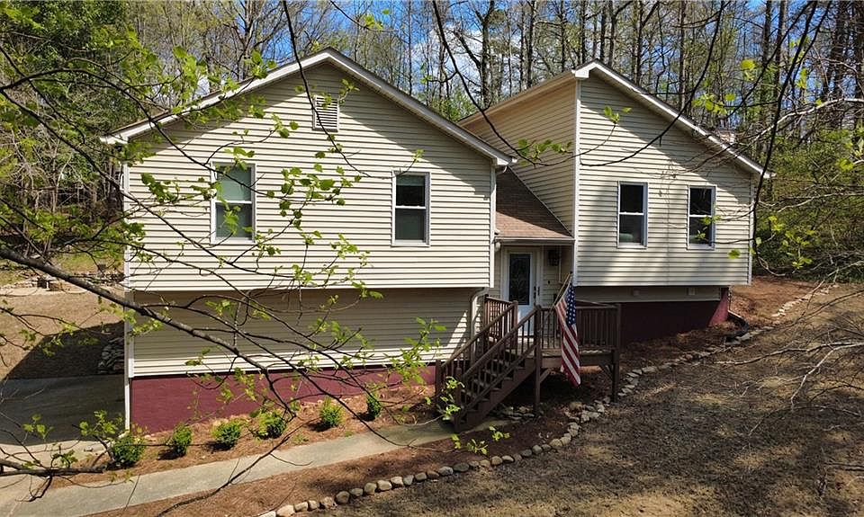 1st image of 905 Lebanon Pl