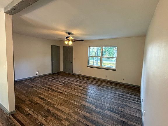 3rd image of 106 Azalea St