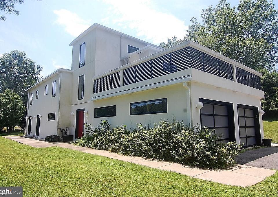 1st image of 13220 Valley Dr