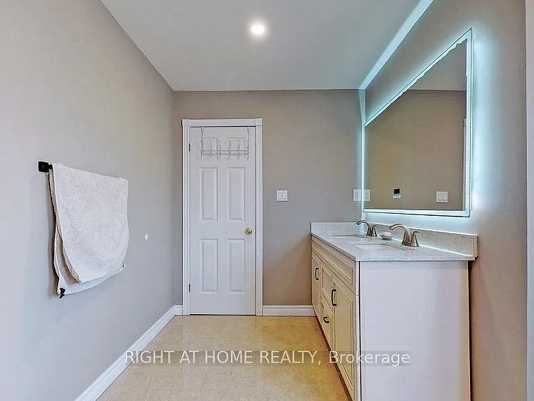 95 Lensmith Dr #MAIN AND UPPER FLOOR — Photo 25