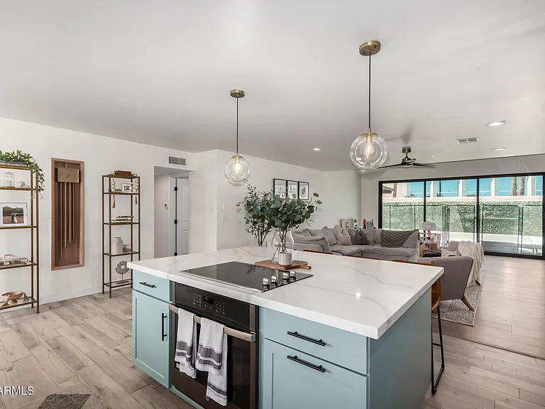 2544 E Pierson St — Photo 14