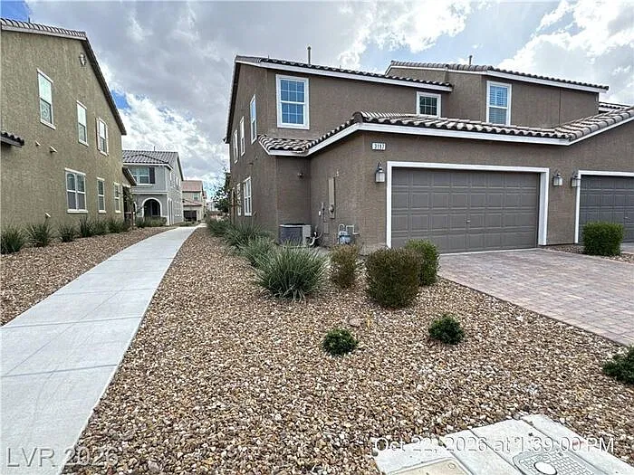 3 bed, 2.5 bath, 1736 sqft, $2,150 — Photo 3