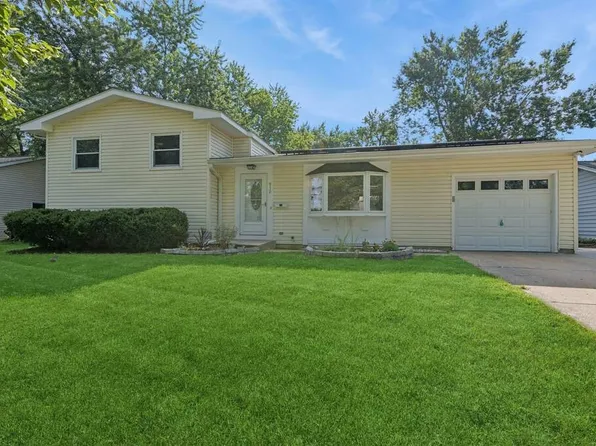 939 Darlington Ln, Crystal Lake, IL 60014