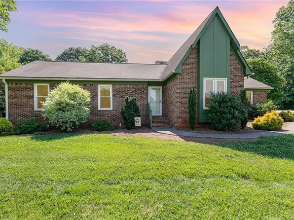 171 Riddle Cir, Advance, NC 27006