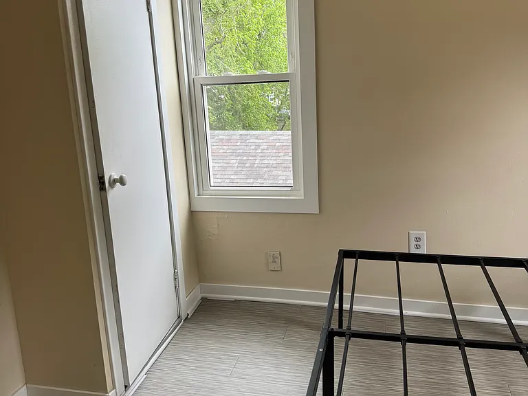 38 1/2 S Elm St #2 — Photo 9