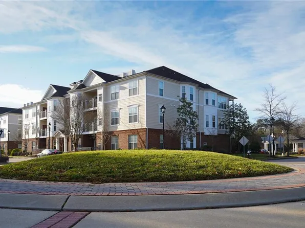 677 Claire Ln, Newport News, VA 23602