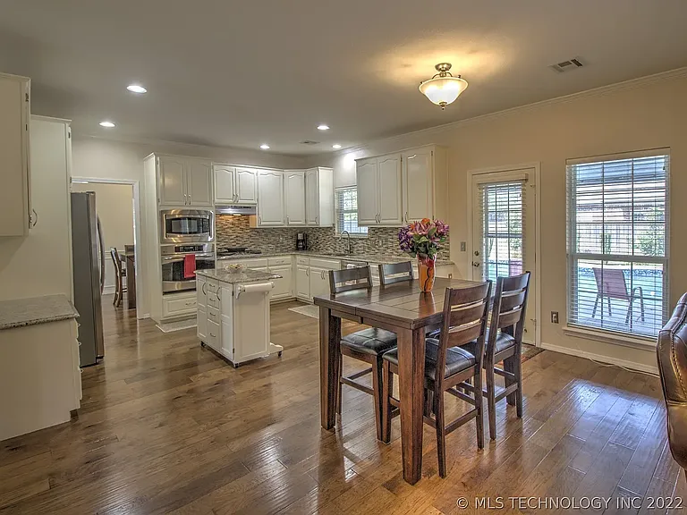 2422 S Redwood Pl — Photo 13