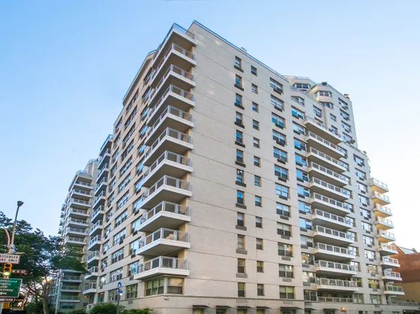 2 5th Avenue image 7 of 11