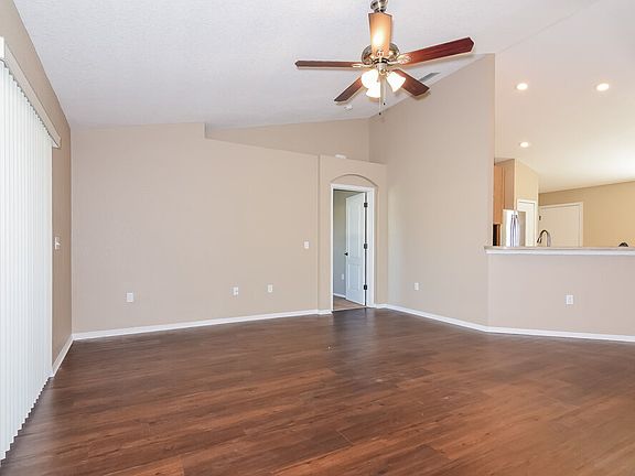 5th image of 1816 Forest Hill Dr