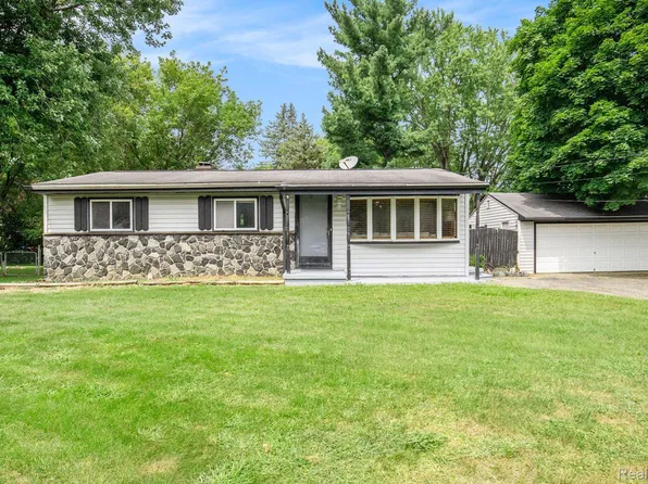 4423 Crampton Cir, Flint, MI 48506