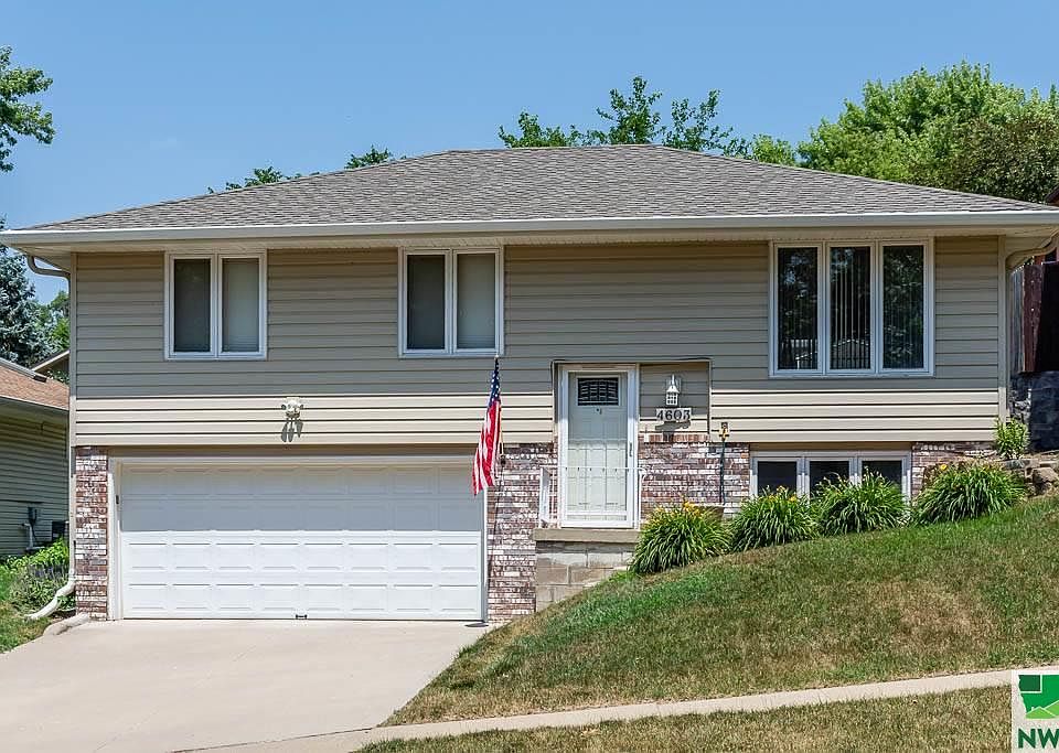1st image of 4603 Applewood Ave