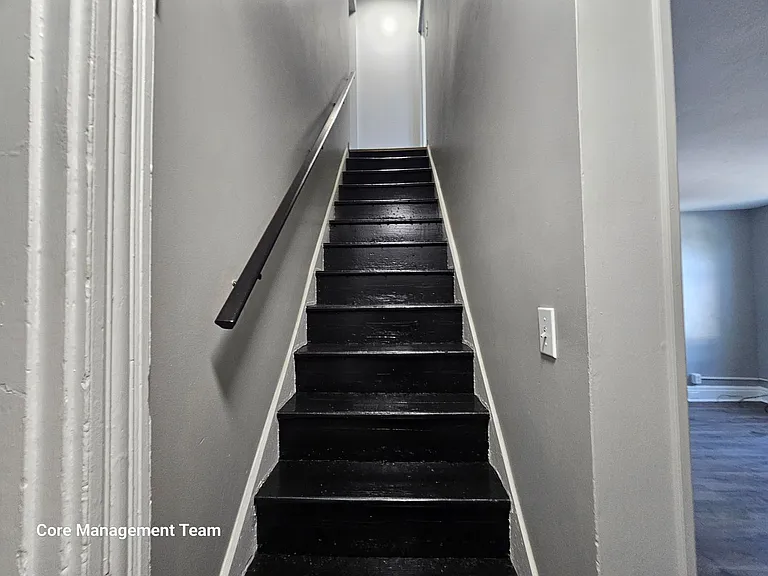 14 Courtright St — Photo 7