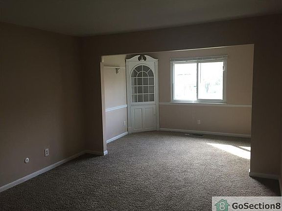 3rd image of 3042 Kiowa Ct