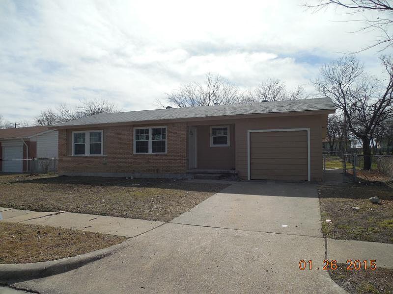 1st image of 609 W Avenue A