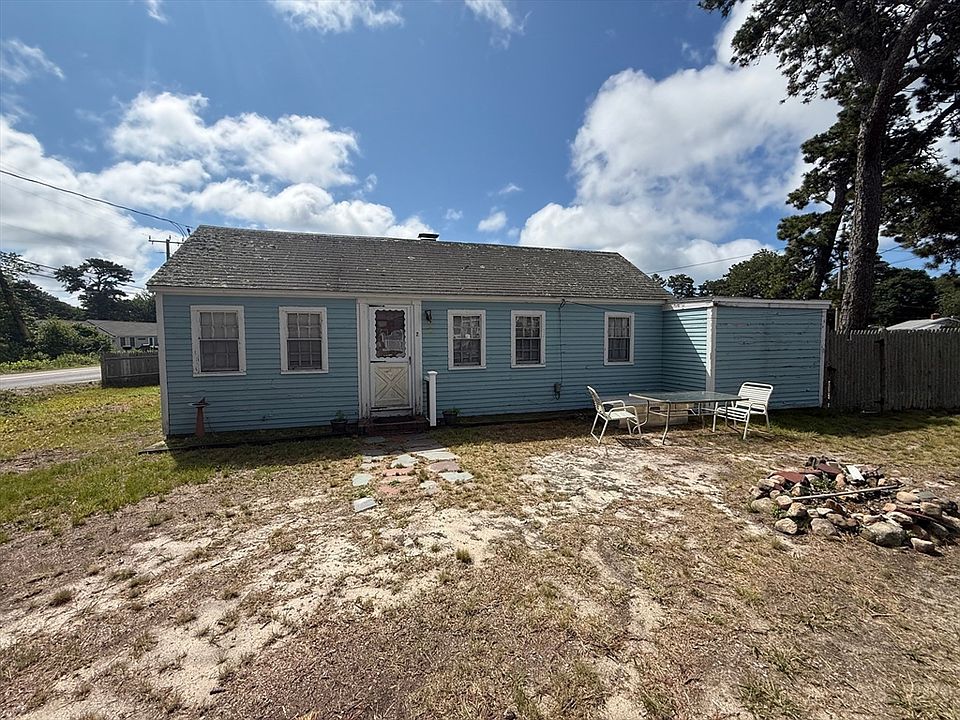 1st image of 2 Cranberry Ln