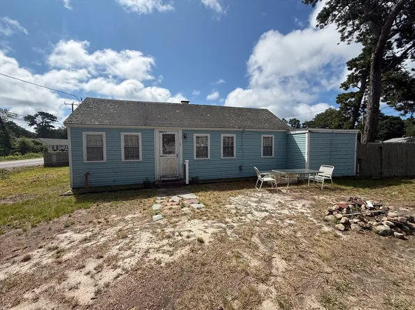 2 Cranberry Ln, Dennis Port, MA 02639