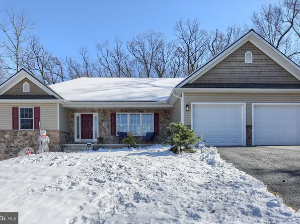 2444 Mockingbird Rd, Harrisburg, PA 17112