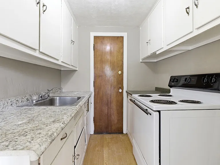 2670 Noble Rd #103 — Photo 6