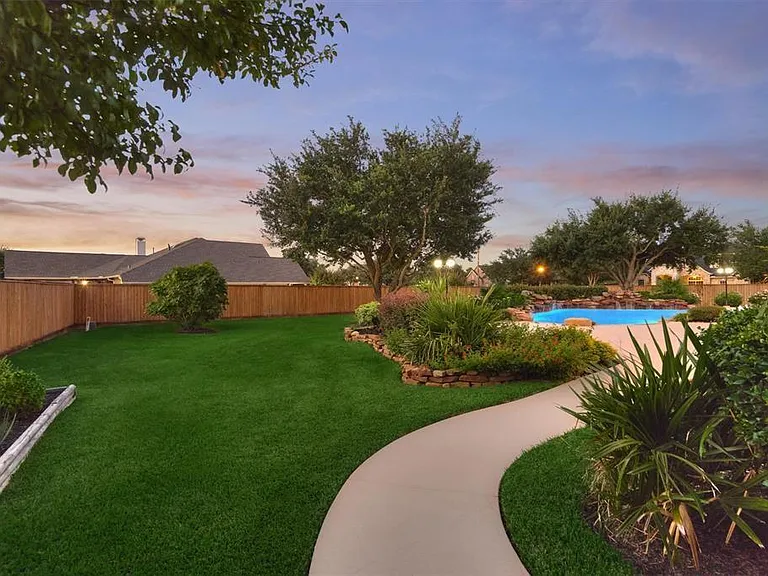 20806 E Cameron Ridge Dr — Photo 43