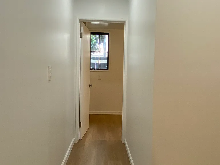 11921 Hayford St — Photo 14