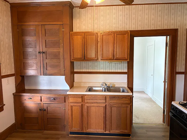 2719 Jefferson St — Photo 4