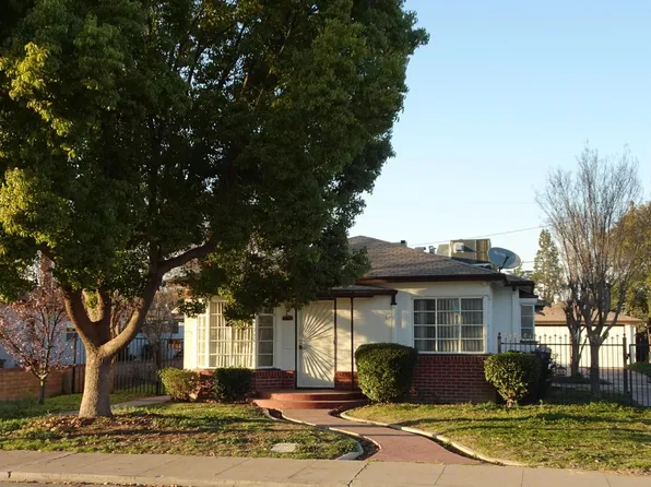 516 W Hedges Ave, Fresno, CA 93728