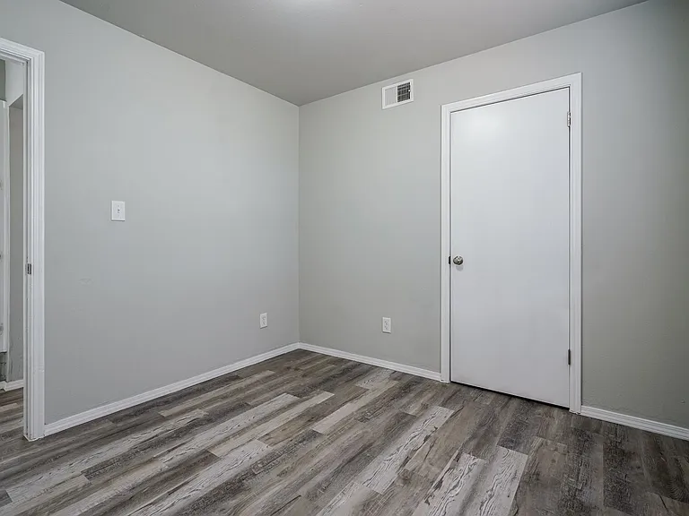 1200 McDonald Dr — Photo 15
