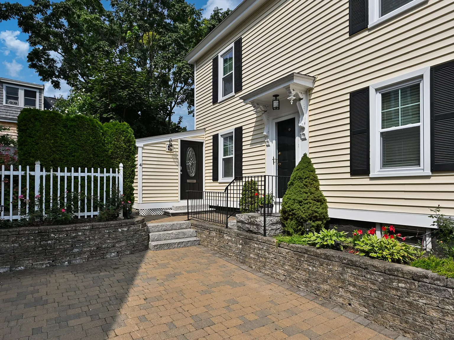 4 Olive St — Photo 1